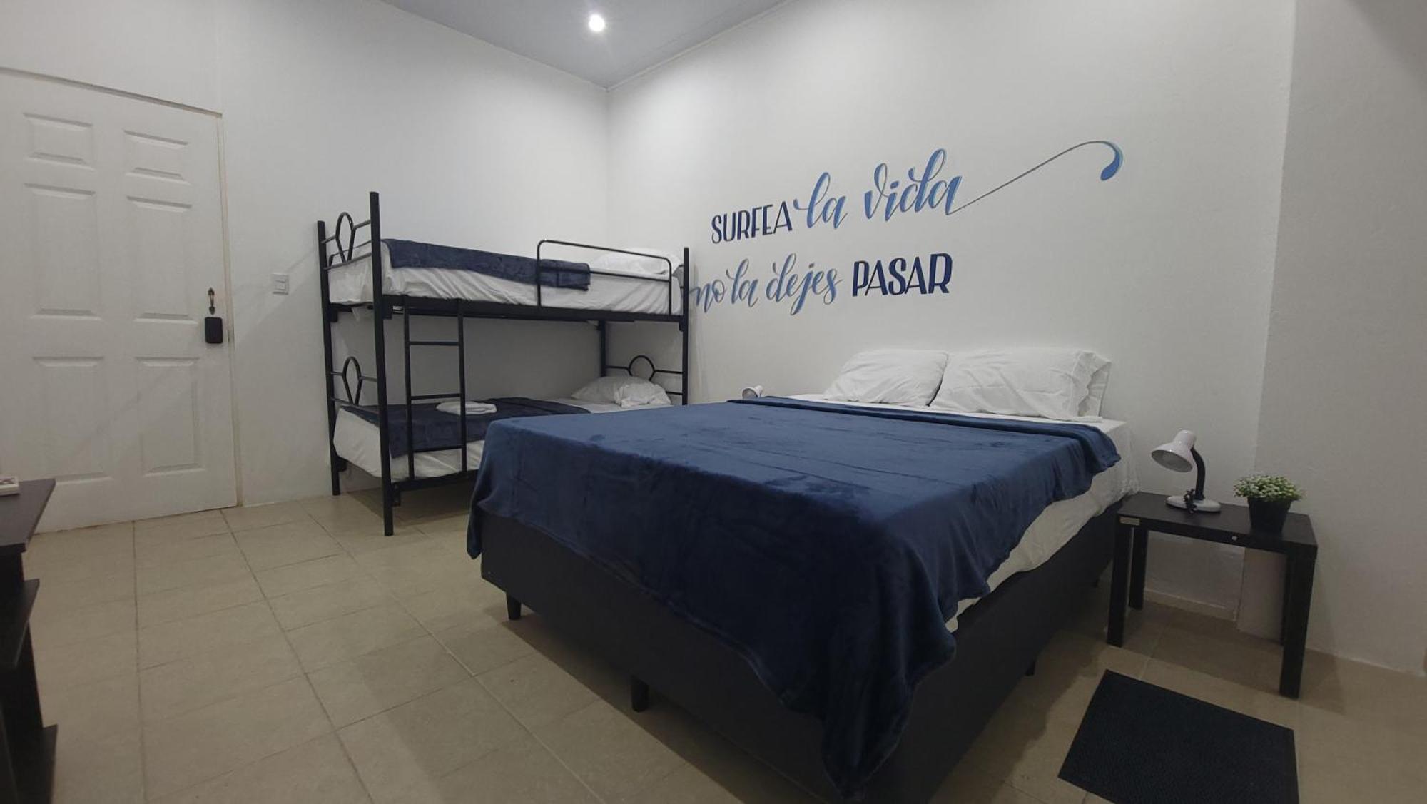 Surfo House Hotel & Hostel Tamarindo Exterior photo